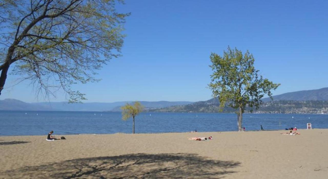 Chesterfield Inn Kelowna Exterior photo